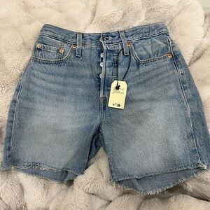 Levi's 501® ORIGINAL FIT MID-THIGH LIGHTWEIGHT WOMEN'S SHORTS